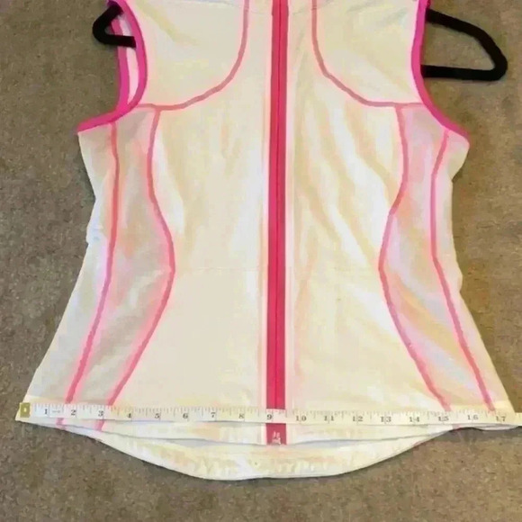 Lululemon Running Vest White. Athleisure Sports Vest - Picture 13 of 17